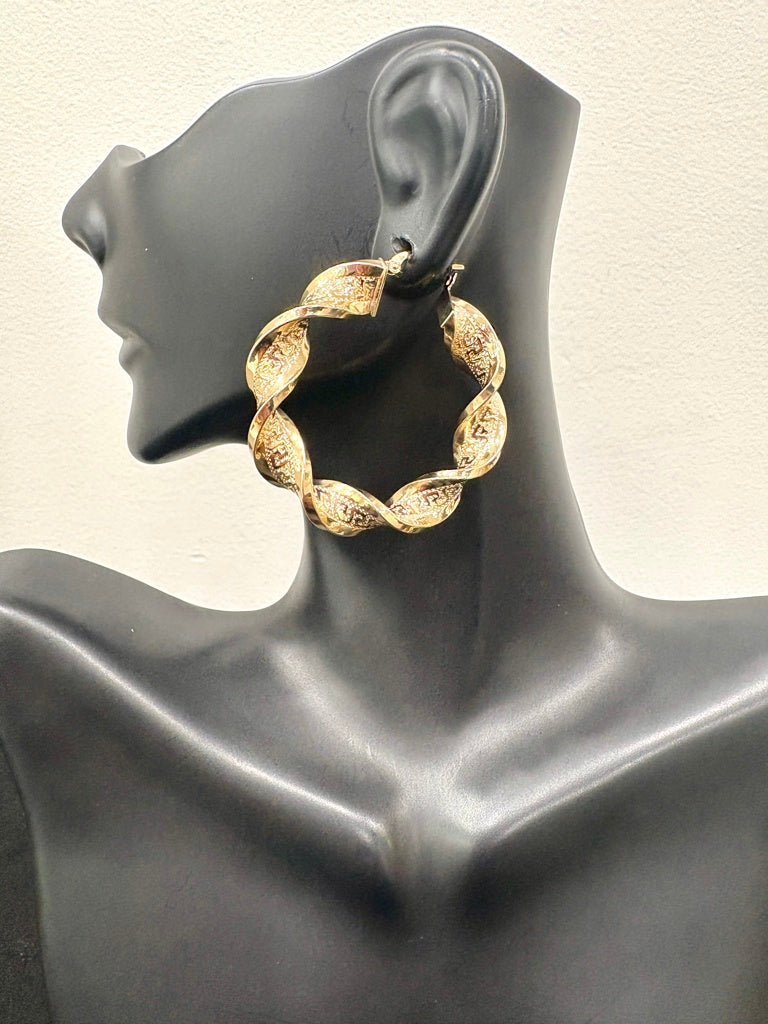 ARETES ARGOLLAS VERSACE 10 KT Weight 5.2 G