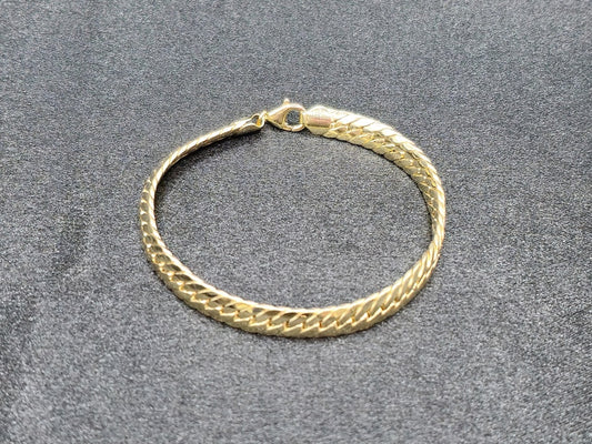 FASHION CUBANLINK BRACELET 14 KT Weight 6.8 G