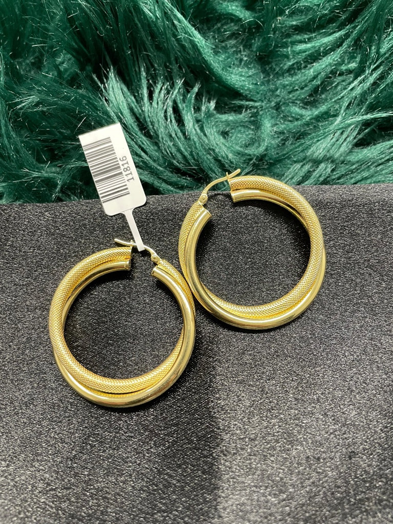 SNOWY/SMOOTH HOOP EARRINGS 14 KT Weight 5.8 G