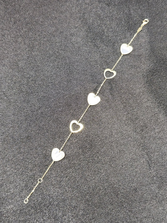 MOTHER PEARL HEART BRACELET 14 KT Size 7 ½ Weight 2.6 G