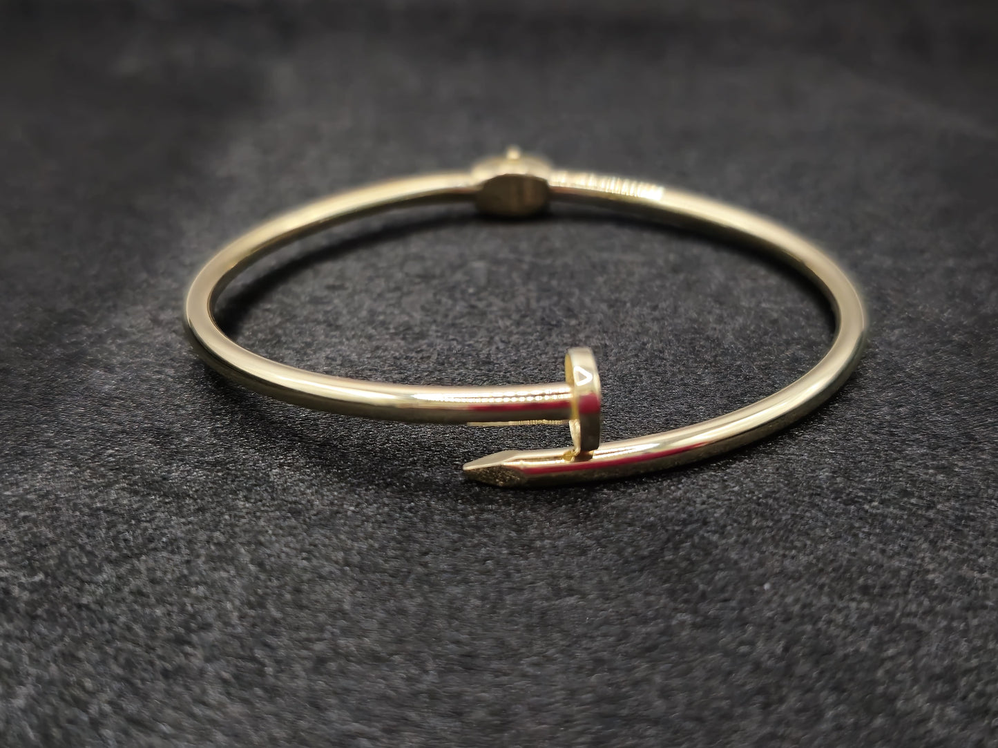 NAIL BRACELET 14 KT Weight 5.0 G