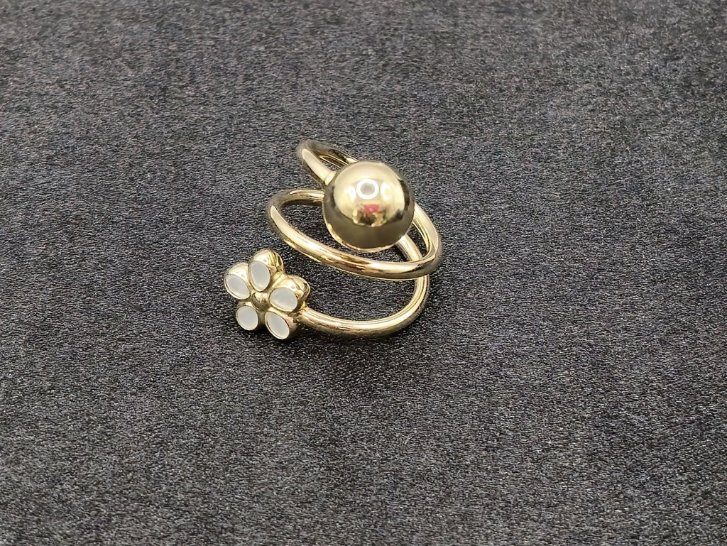 FLOWER/BALL RINGS FOR LADIES 14 KT Size "6" Weight 3.7 G