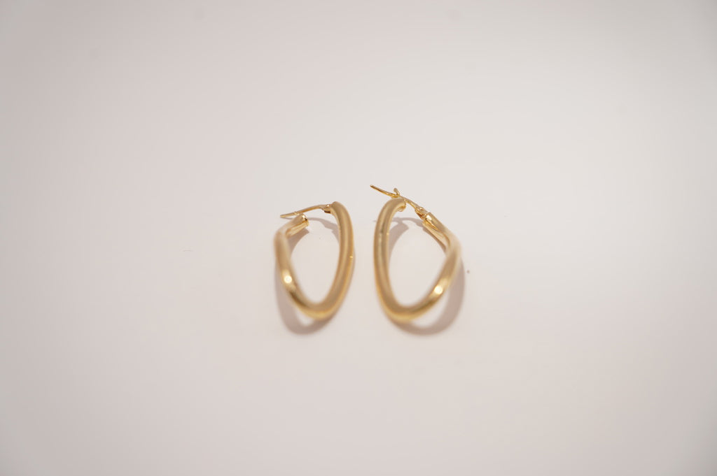 TWISTED HOOP EARRINGS Weight 1.6 G