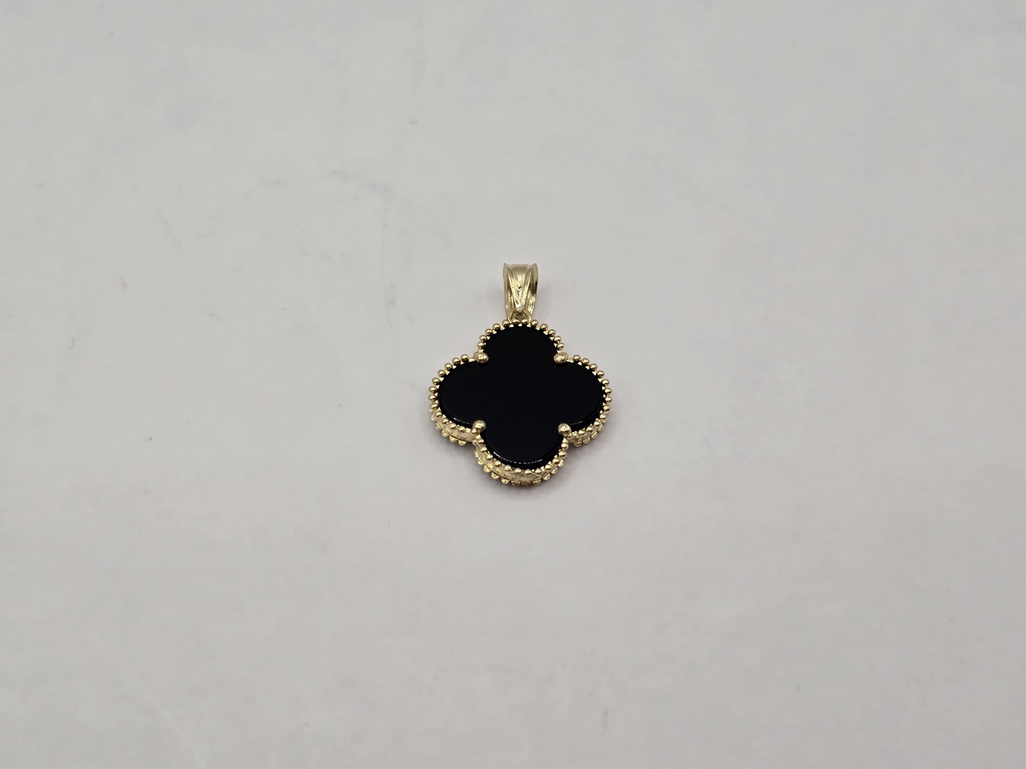 VAN CLEEF CHARMS BLACK 14 KT Weight 1.0 G