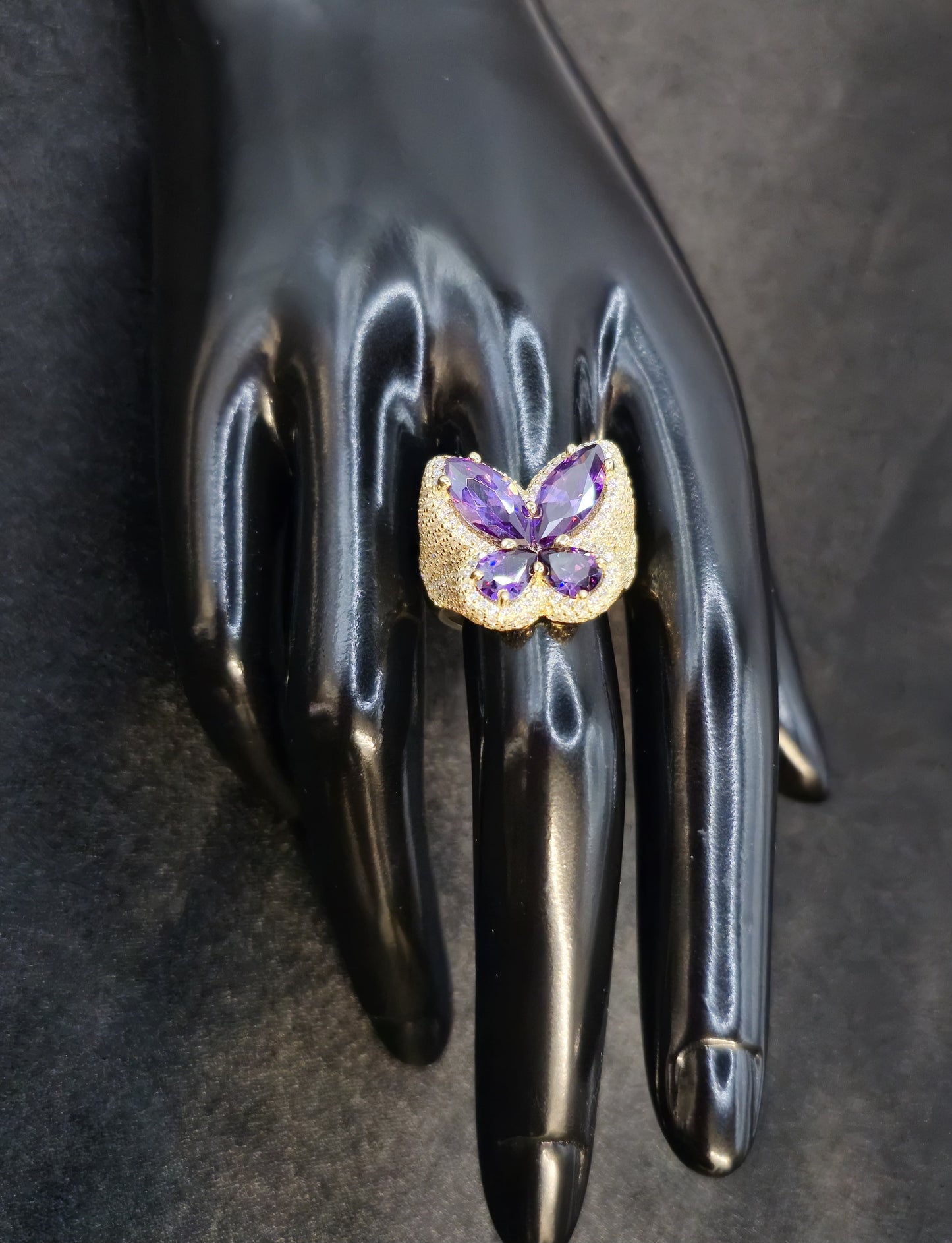 ANILLOS BUTTERFLY 14 KT Size 7 ½ Weight 7.8 G